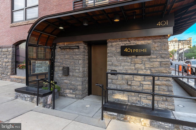 41 W Lemon St Unit 505, Lancaster, PA 17603 - property entrance featuring stone siding and brick siding