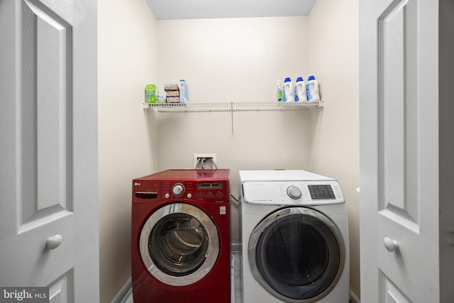 139 Flora Vista Ln, Woodstock, VA 22664 - laundry area with washer and clothes dryer