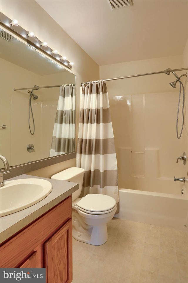 205 Saddle Ridge Dr, Harrisburg, PA 17110 - full bath featuring shower / bathtub combination with curtain, toilet, vanity, and tile patterned flooring
