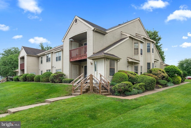 1206 Barry Ct, Southampton, PA 18966 - view of front of house featuring a balcony and a front lawn