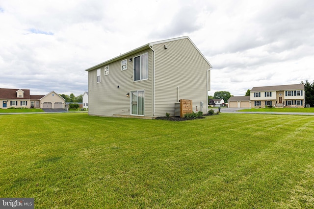 15245 Wedgewood Dr, Greencastle, PA 17225 - back of property featuring a lawn