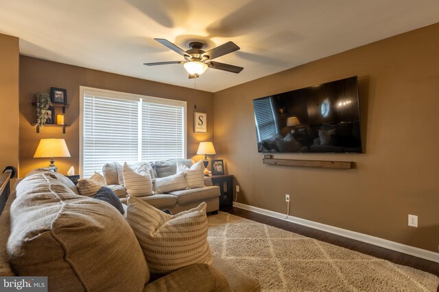 15245 Wedgewood Dr, Greencastle, PA 17225 - living room featuring baseboards, ceiling fan, and wood finished floors