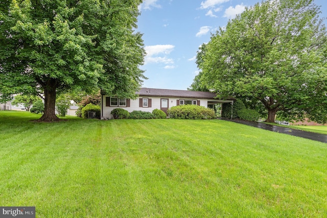 335 Bolton Ave, Carlisle, PA 17013 - ranch-style home featuring a front yard
