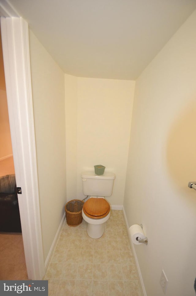 6385 Hunters Crossing Ct, Eldersburg, MD 21784 - bathroom featuring toilet and baseboards