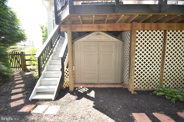 6385 Hunters Crossing Ct, Eldersburg, MD 21784 - view of exterior entry