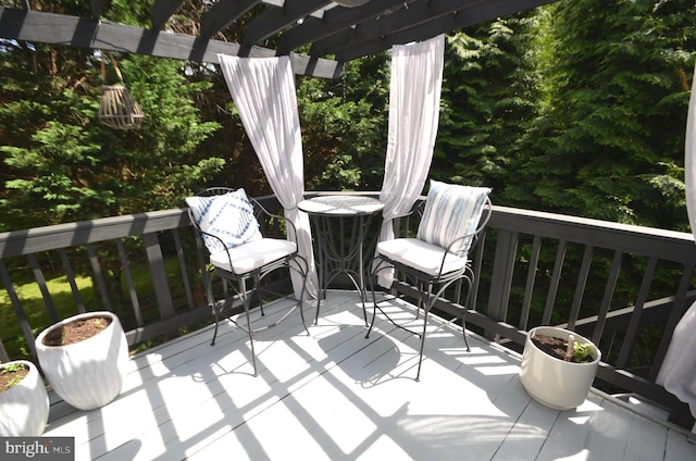 6385 Hunters Crossing Ct, Eldersburg, MD 21784 - wooden terrace featuring a pergola