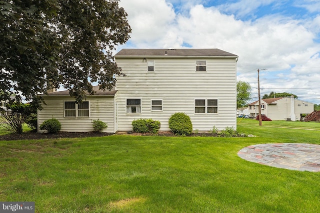 1070 Decker Ln, Warminster, PA 18974 - back of house with a lawn