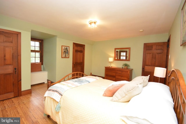 1598 Hollywood Dr, Lancaster, PA 17601 - bedroom with light wood-style flooring and baseboards