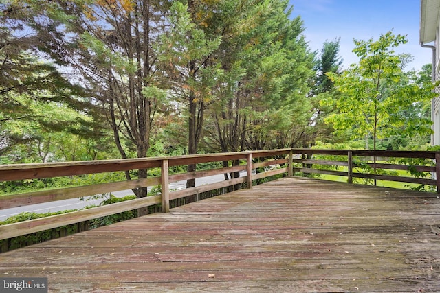10401 Zion Dr, Fairfax, VA 22032 - view of wooden deck