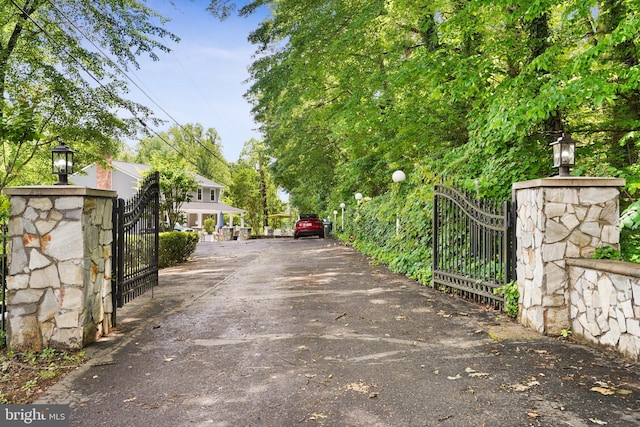 10401 Zion Dr, Fairfax, VA 22032 - view of gate