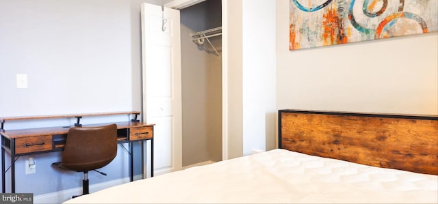 5E 27th St, Baltimore, MD 21218 - bedroom with a desk