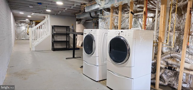 5E 27th St, Baltimore, MD 21218 - laundry area featuring washer and dryer