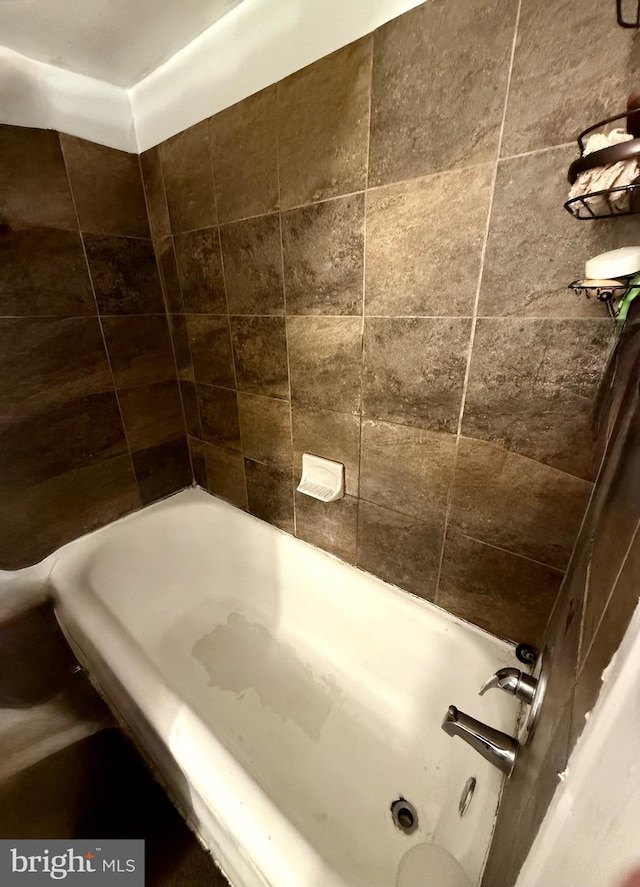 6412 N Sydenham St, Philadelphia, PA 19126 - full bathroom with washtub / shower combination