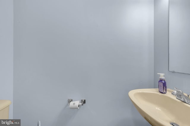 6 Victoria Sq, Frederick, MD 21702 - bathroom featuring a sink and toilet