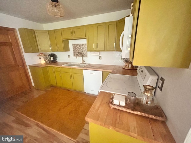 415 Rolly Rd, Mount Jackson, VA 22842 - kitchen featuring a sink and white appliances
