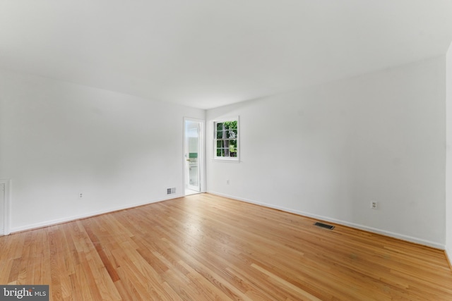13021 Morningside Ln, Silver Spring, MD 20904 - empty room featuring light wood-style flooring and baseboards