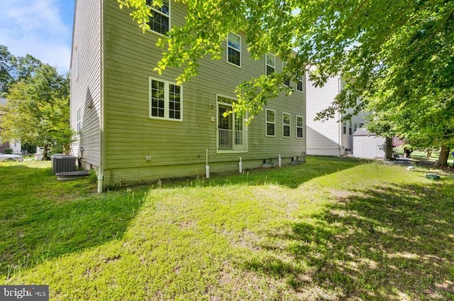 8 Rivers Edge Ter, Indian Head, MD 20640 - back of house with central AC unit and a yard