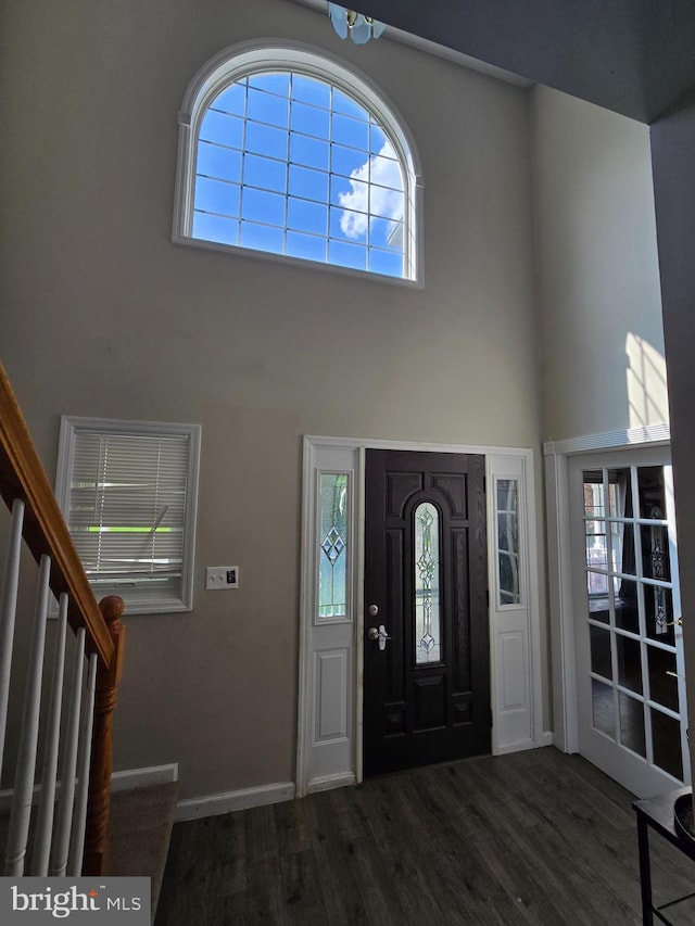 355 Leonard Ave, Hamilton, NJ 08619 - foyer entrance with a towering ceiling and wood finished floors