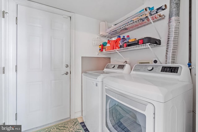 4320 Thomas Brigade Ln, Fairfax, VA 22033 - washroom featuring separate washer and dryer