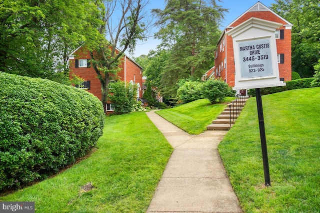 3503 Martha Custis Dr, Alexandria, VA 22302 - view of home's community featuring a lawn