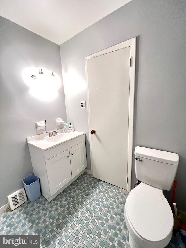 9939 Wingtip Rd, Philadelphia, PA 19115 - bathroom with vanity and toilet