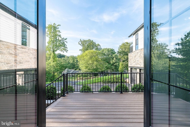 918 Ethan Allen Rd, Berwyn, PA 19312 - view of wooden deck