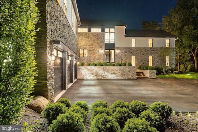 918 Ethan Allen Rd, Berwyn, PA 19312 - contemporary home with stone siding