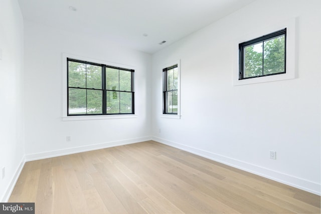 918 Ethan Allen Rd, Berwyn, PA 19312 - unfurnished room featuring light wood-style floors and baseboards