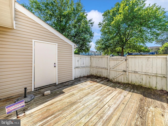 231 Coventry Sq Unit 231, Sterling, VA 20164 - deck featuring a gate