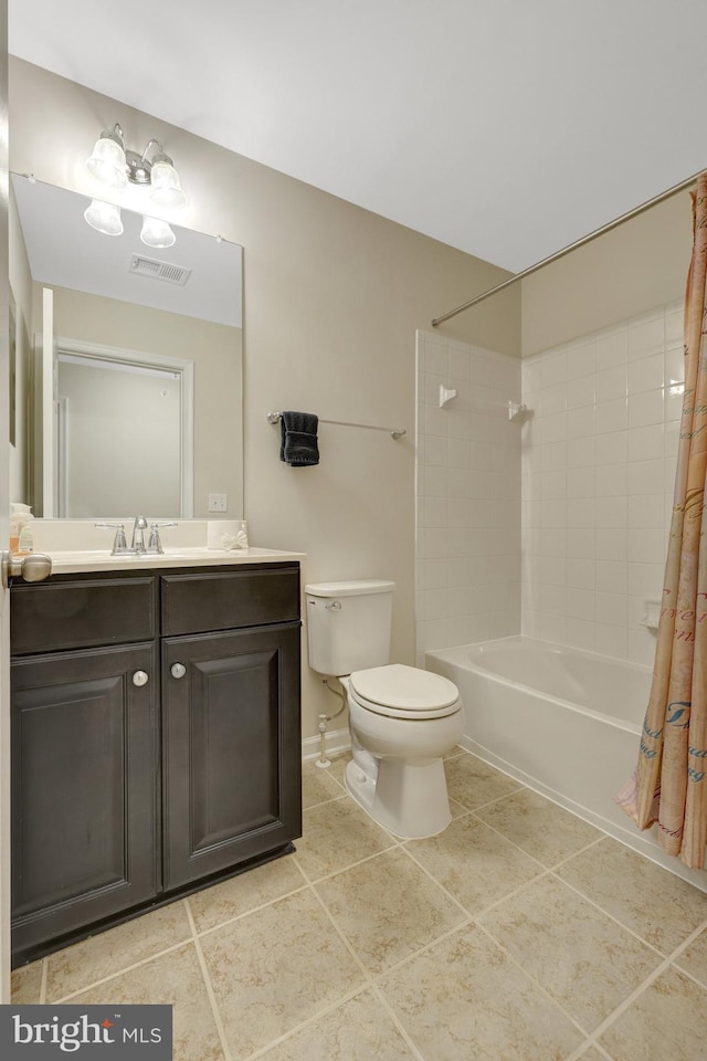 43469 Town Gate Sq, Chantilly, VA 20152 - full bath featuring toilet, vanity, shower / bath combo, and tile patterned floors