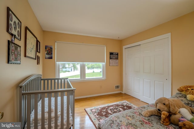 5 Wetherhill Way, Dayton, NJ 08810 - bedroom featuring wood finished floors, a closet, and baseboards