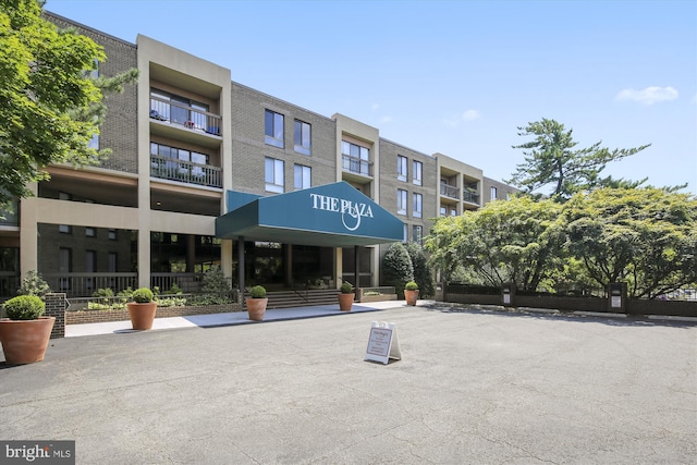 801 N Howard St Unit 305, Alexandria, VA 22304 - view of building exterior