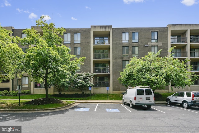 801 N Howard St Unit 305, Alexandria, VA 22304 - view of apartment building / complex with uncovered parking