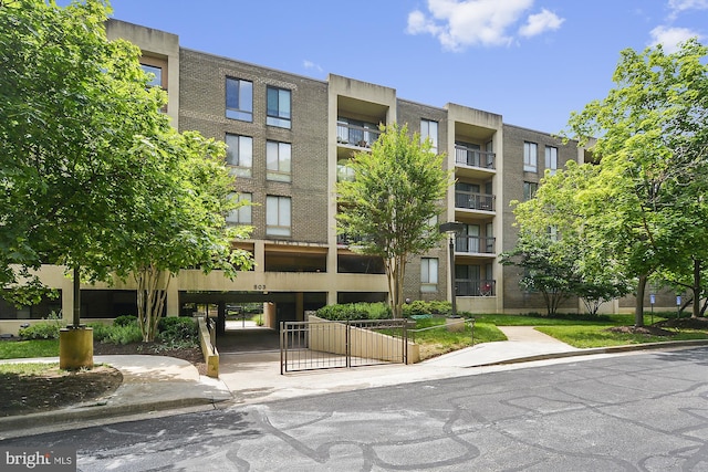 801 N Howard St Unit 305, Alexandria, VA 22304 - view of apartment building / complex