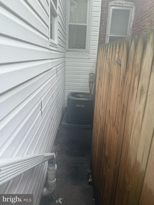 117 N Dupont St, Wilmington, DE 19805 - view of stairs