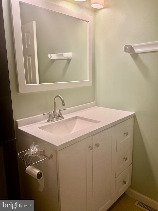 117 N Dupont St, Wilmington, DE 19805 - bathroom featuring vanity