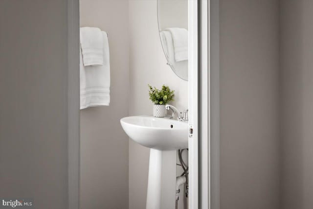 1318 Ribbon Limestone Ter SE, Leesburg, VA 20175 - view of bathroom