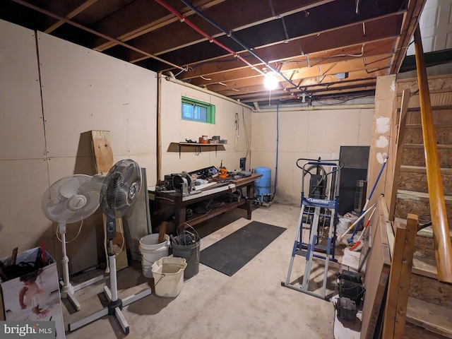 180 Arbor Rd, Lehighton, PA 18235 - unfinished below grade area with a water pressure tank
