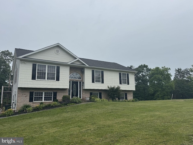 364 Waynes Ln, Stephens City, VA 22655 - split foyer home with a front yard and brick siding