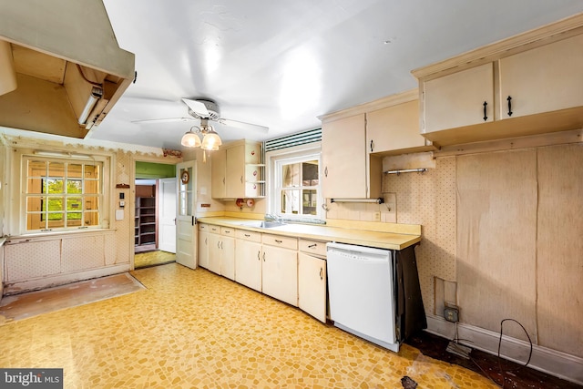 3577 Olde Bedminster Rd, Ottsville, PA 18942 - kitchen featuring dishwasher, plenty of natural light, light countertops, a ceiling fan, and wallpapered walls