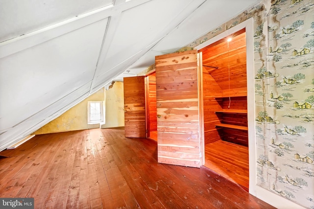 3577 Olde Bedminster Rd, Ottsville, PA 18942 - bonus room with hardwood / wood-style floors and lofted ceiling