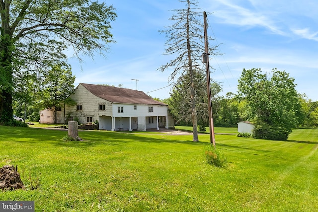 3577 Olde Bedminster Rd, Ottsville, PA 18942 - back of property with a yard