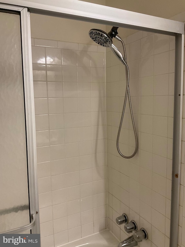 bathroom featuring shower / bath combination