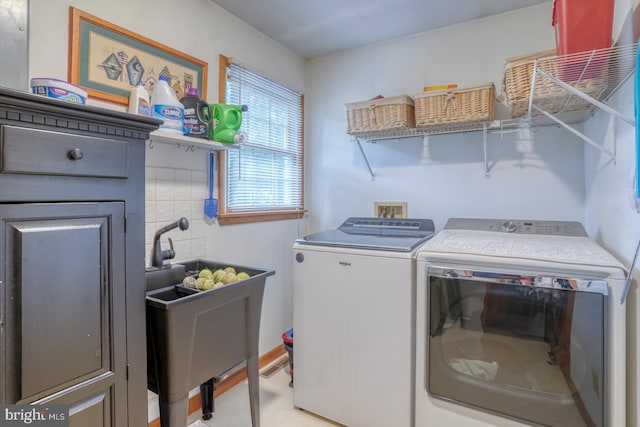 7857 Holly Branch Dr, Laurel, DE 19956 - laundry room featuring washing machine and clothes dryer