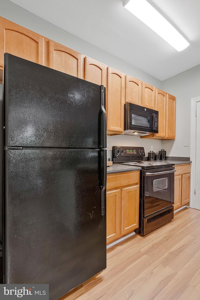 12153 Penderview Ln Unit 2001, Fairfax, VA 22033