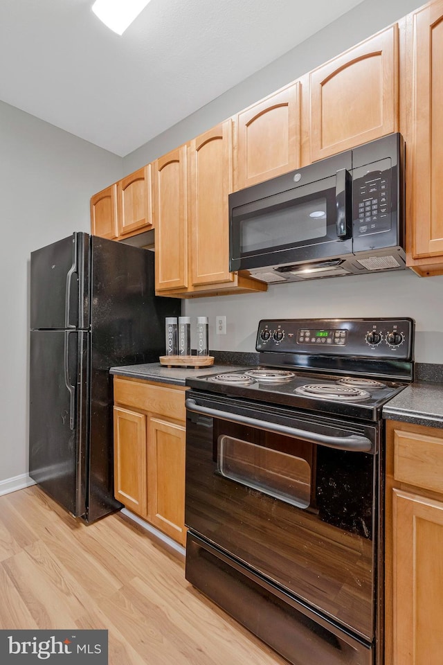 12153 Penderview Ln Unit 2001, Fairfax, VA 22033