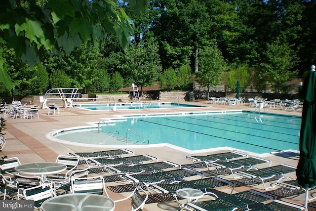 12153 Penderview Ln Unit 2001, Fairfax, VA 22033