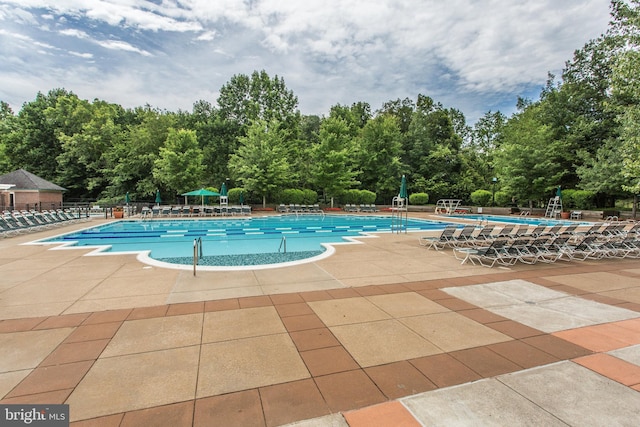 12153 Penderview Ln Unit 2001, Fairfax, VA 22033