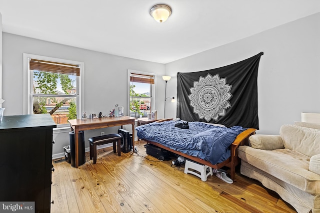 907 Mchenry St, Baltimore, MD 21223 - bedroom with light wood finished floors