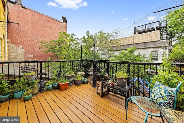907 Mchenry St, Baltimore, MD 21223 - view of wooden deck